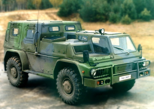GAZ-3937 Vodnik — российский автомобиль для транспортировки людей и грузов в труднопроходимых районах.